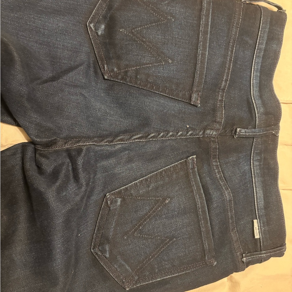 MOTHER Mid-riseDazzler Ankle Now or Never Jeans in Dark Blue - Picture 6 of 7